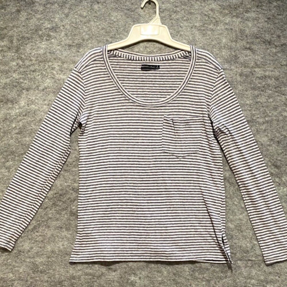 Abercrombie & Fitch Womens Top S Gray Long Sleeve White Stripe Scoop Neck Pocket